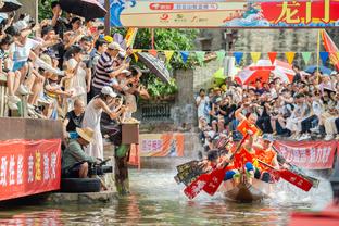 中规中矩！小贾巴里-史密斯13中7拿到16分5板